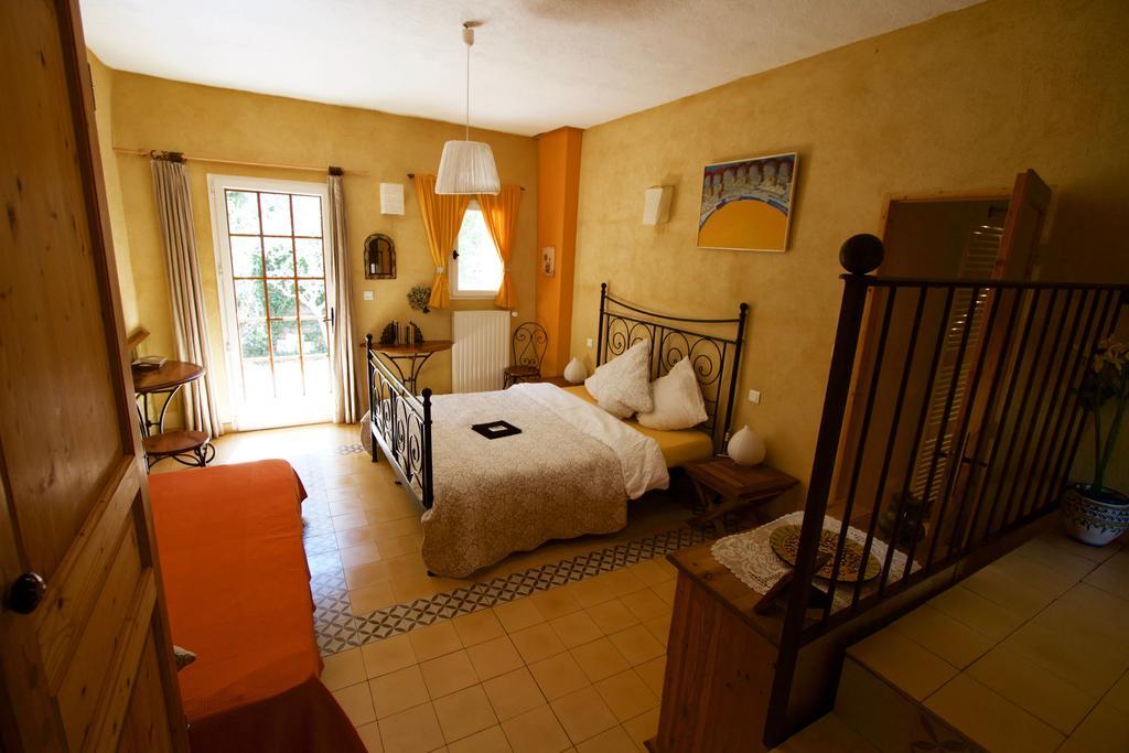 Bed & Breakfast La Colombiere Du Chateau 3*